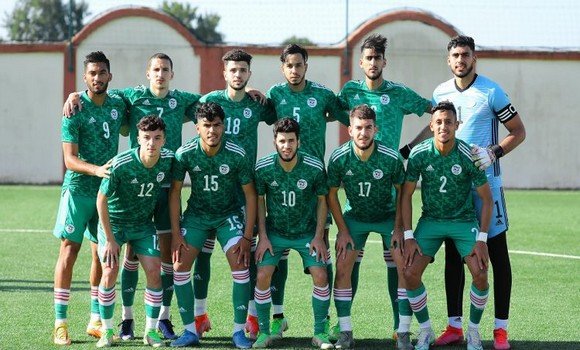 مواجهة كل من السنغال و الكاميرون للمنتخب الجزائري